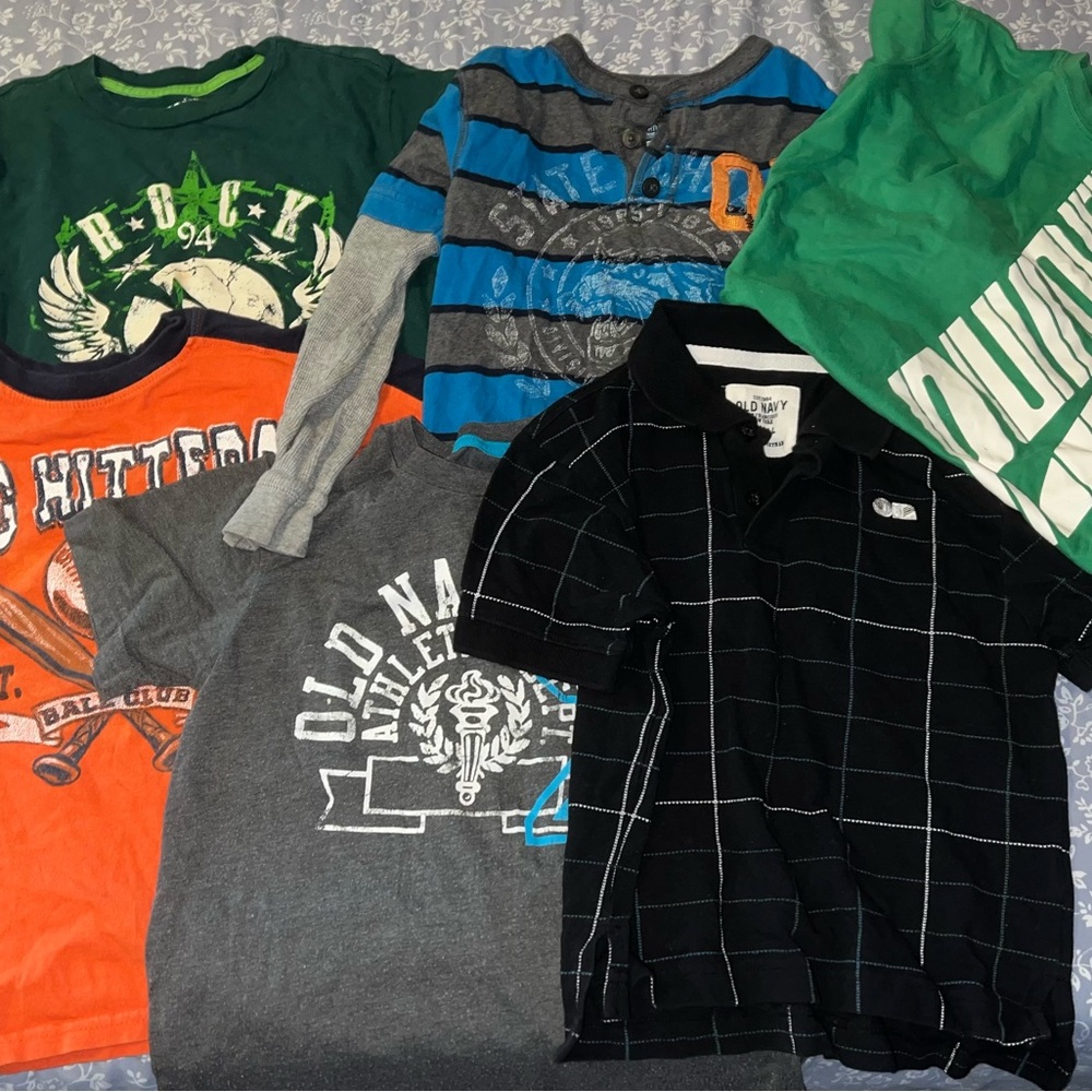 Lot of 6 Boys Size Small